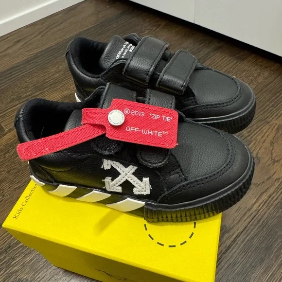 Toddler boys Off White sneakers